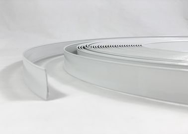 أبيض اللون الألومنيوم شكل السهم البلاستيك تريم كاب 3D إلكتروني تريم كاب مقاومة التآكل جيدة